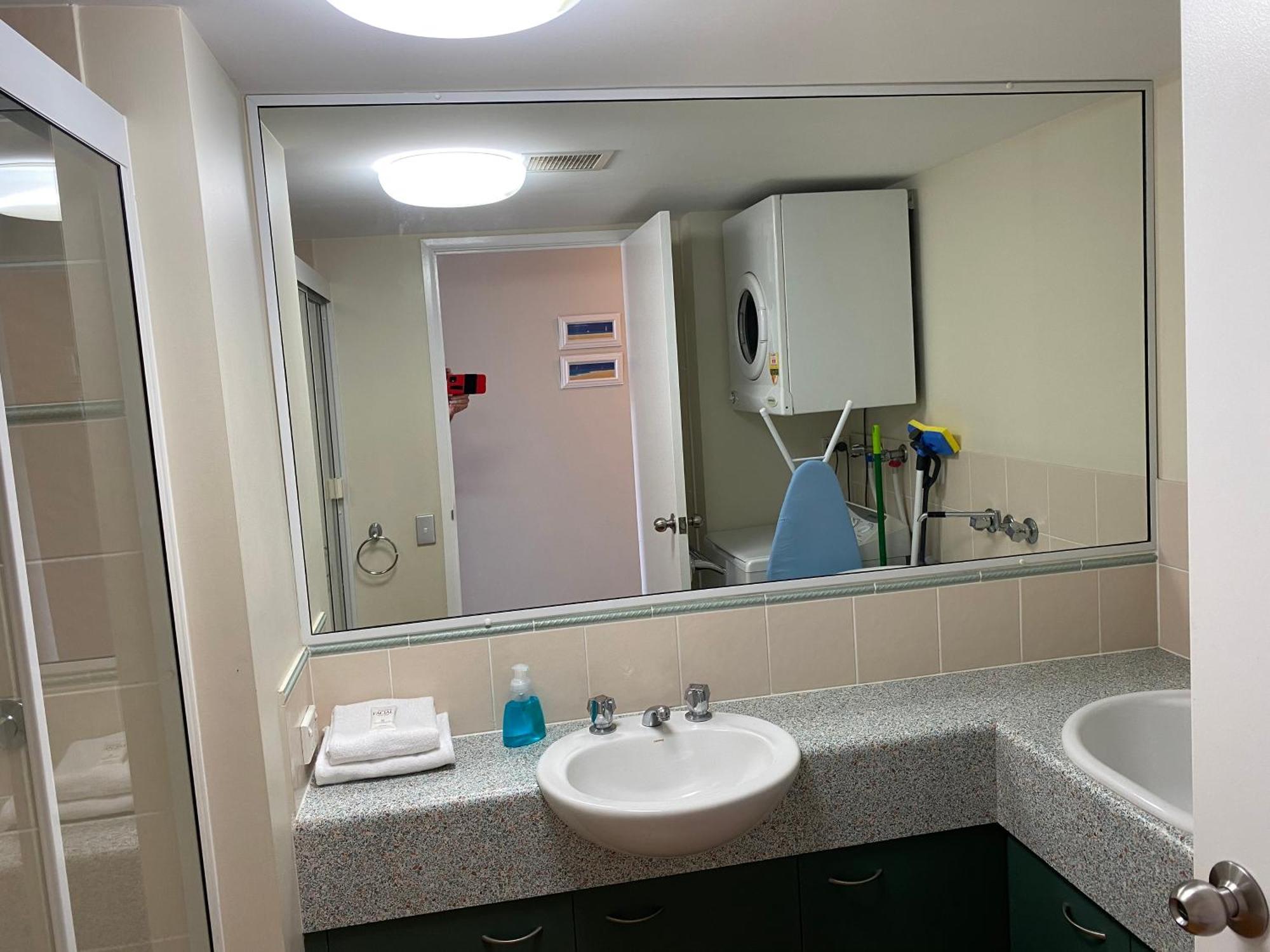 קלונדרה Kings Bay Apartments מראה חיצוני תמונה